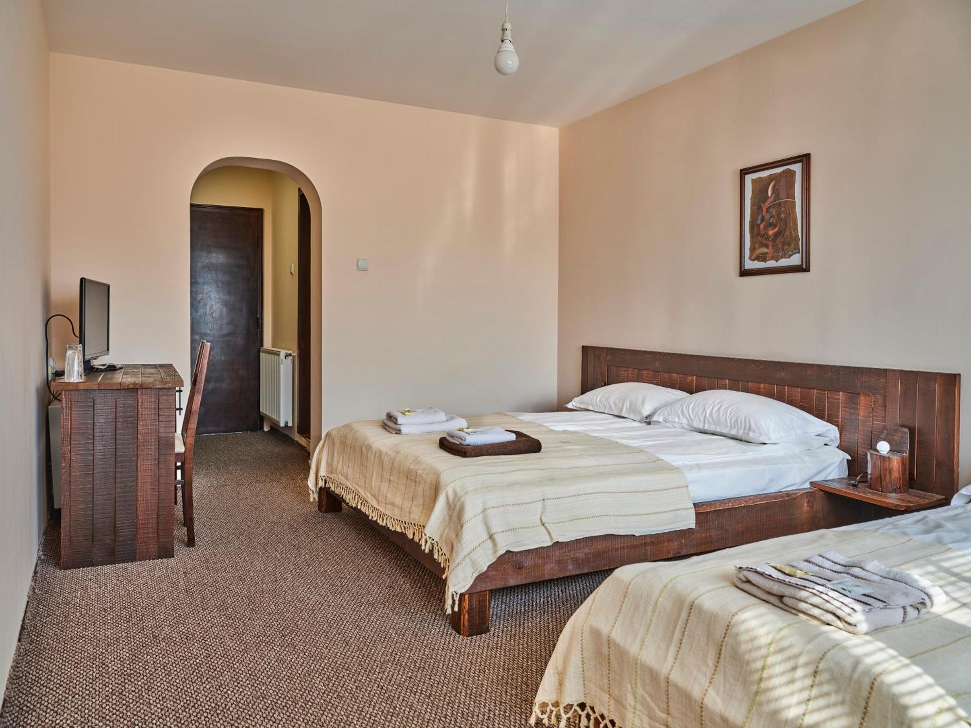 Hotel Tihiat Kat Apriltsi  Exteriör bild