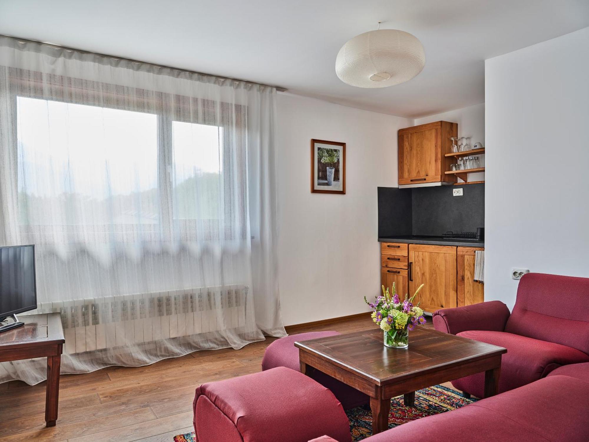 Hotel Tihiat Kat Apriltsi  Exteriör bild