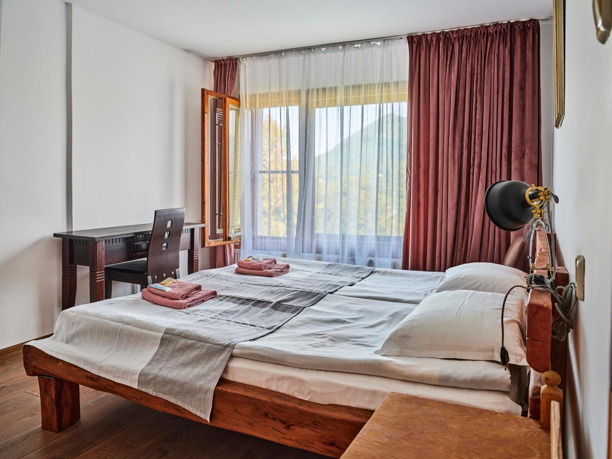 Hotel Tihiat Kat Apriltsi  Exteriör bild