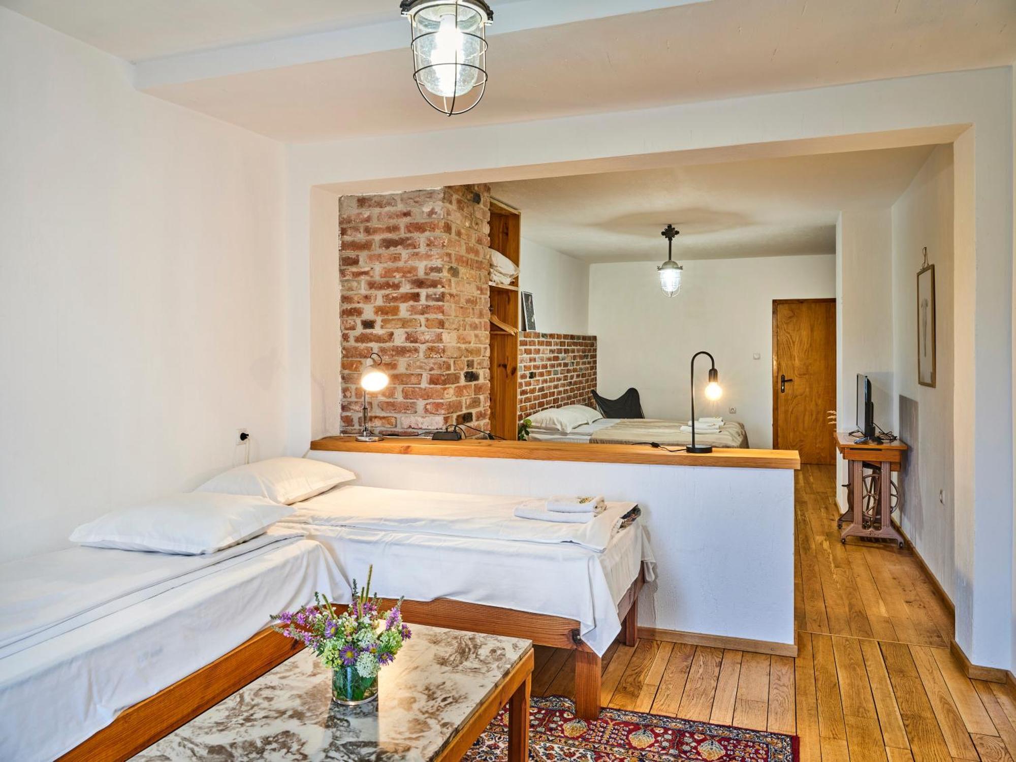 Hotel Tihiat Kat Apriltsi  Exteriör bild