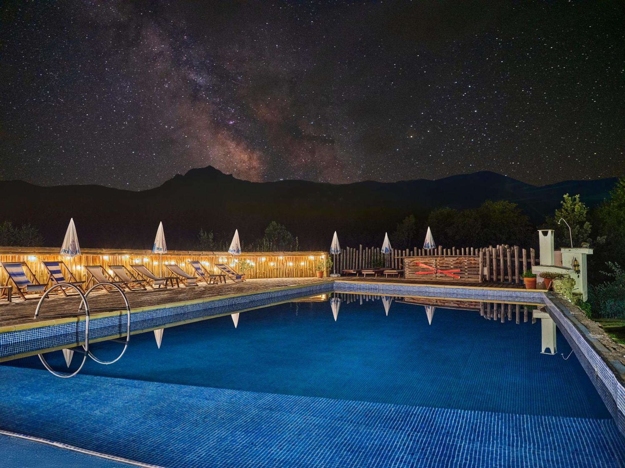 Hotel Tihiat Kat Apriltsi  Exteriör bild